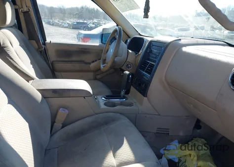 2006 Ford Explorer Xls z USA, uszkodzony, nr VIN 1FMEU62E06UA21966